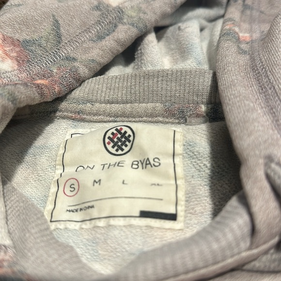 On The Byas Floral Print Light Weight Sweatshirt Hoodie Women's S - Picture 4 of 4